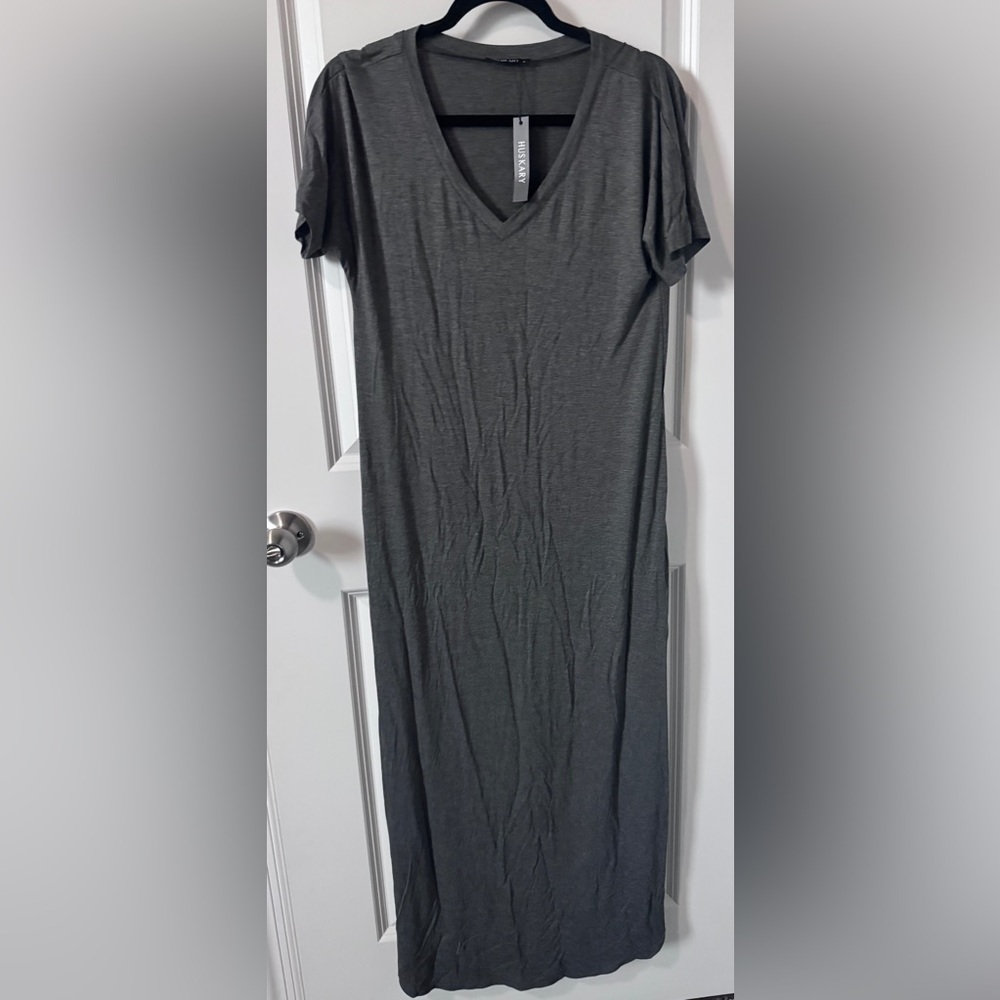 NWT Huskary short sleeve V-neck maxi dress with pockets in dark gray size Medium